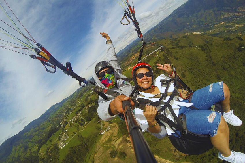 Paragliding in Medellin2